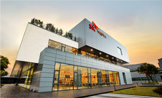 안전규격 인증업체 UL의 폐기물 매립 제로 '골드' 등급을 받은 SK넥실리스 정읍공장 전경. <SKC 제공>